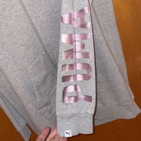 Puma Tops - Puma women’s zip hoodie size M EUC